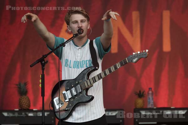 GLASS ANIMALS - 2015-08-29 - SAINT CLOUD - Domaine National - Scene Pression Live - David Algernon Bayley